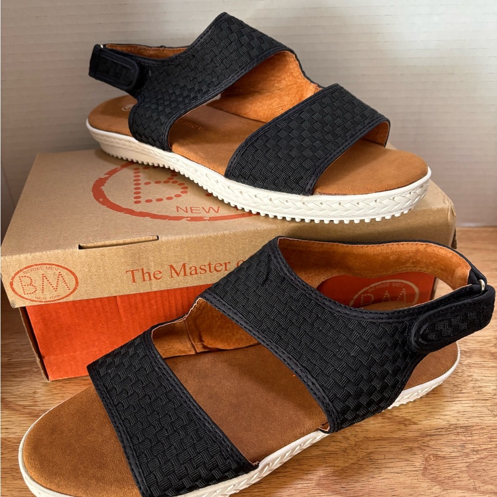 Brand New Women’s Bernie Mev Black Sandals Size EU 41 US 10